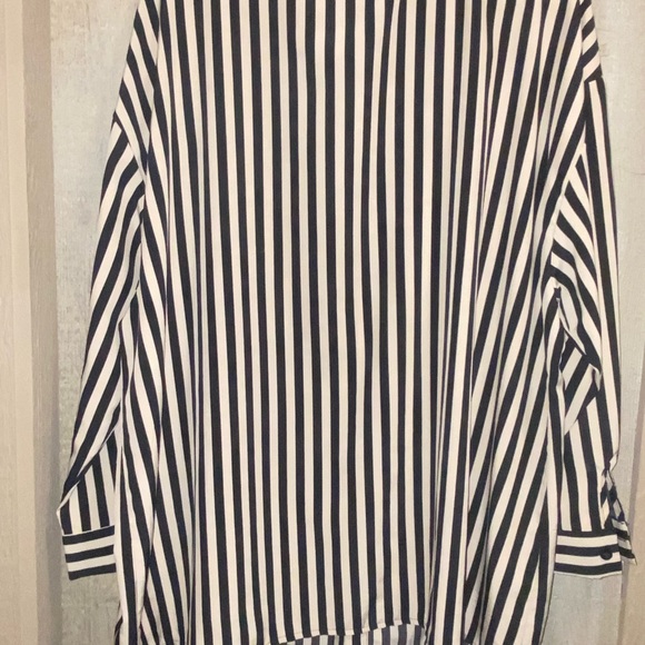 Shirt button down - Picture 3 of 3